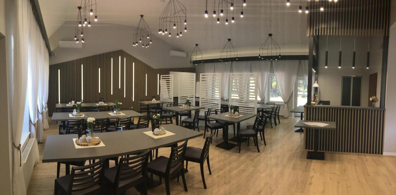 Jurajska Przystan Hotell Jastrząb Eksteriør bilde